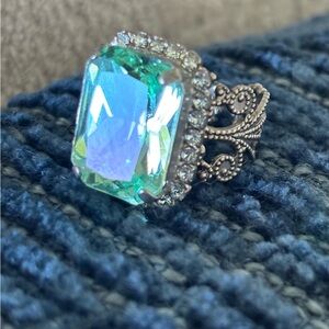 New Sorrelli Stunning Green Swarovski Crystal Antique Silver Adjustable Ring